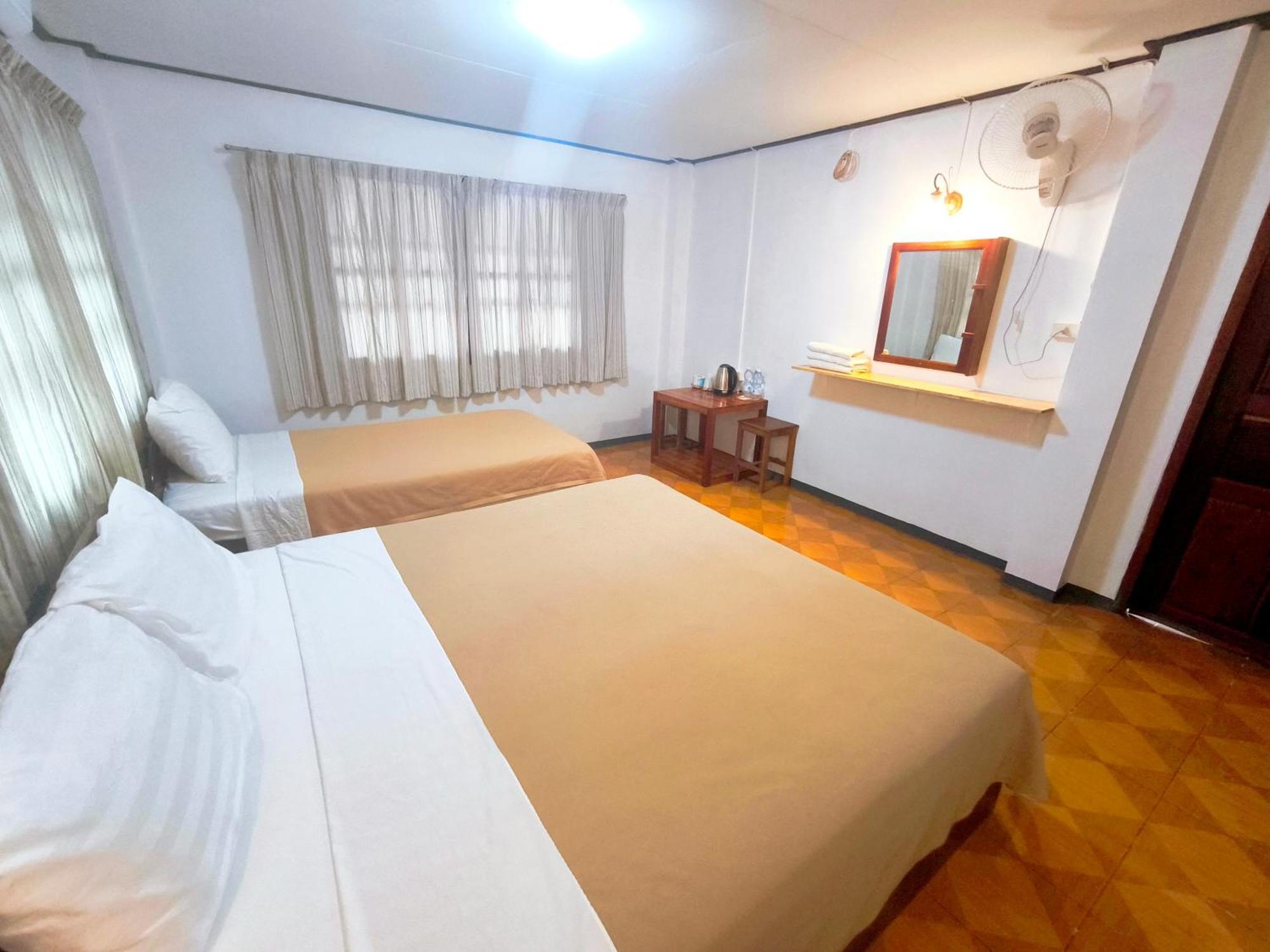 Sabaydee Guesthouse Ban Houayxay Habitación foto